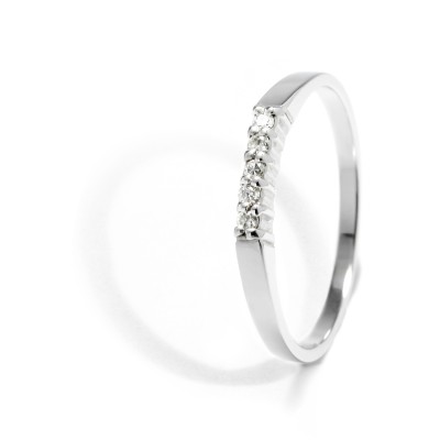 Jemný diamantový prsteň z bieleho zlata 0.07 ct
