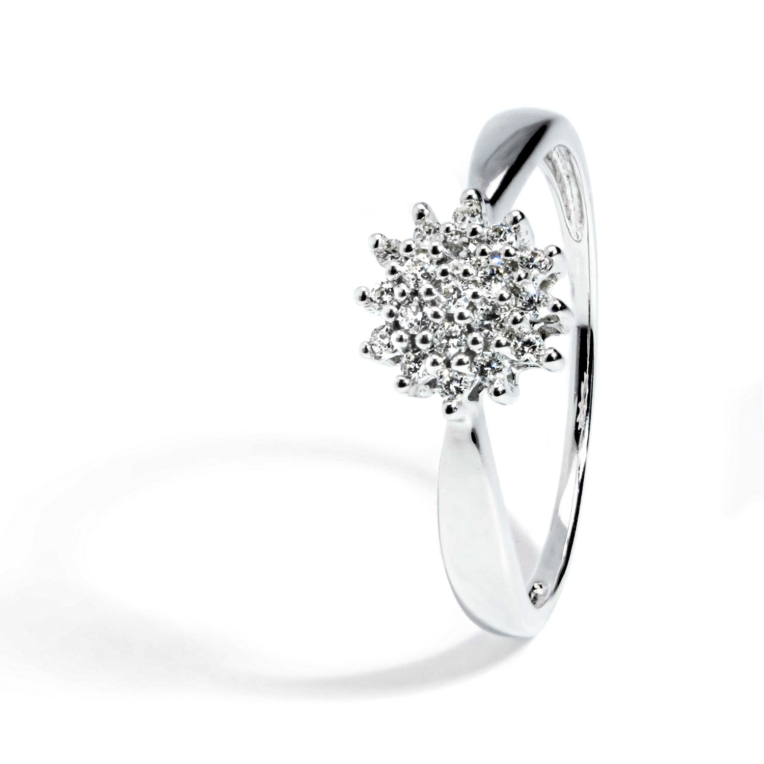 Elegantný diamantový prsteň v tvare hviezdy 0.19 ct