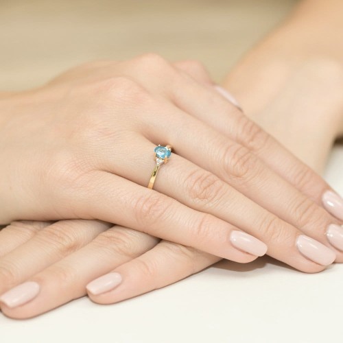 Diamantový prsteň z bieleho zlata s Topásom