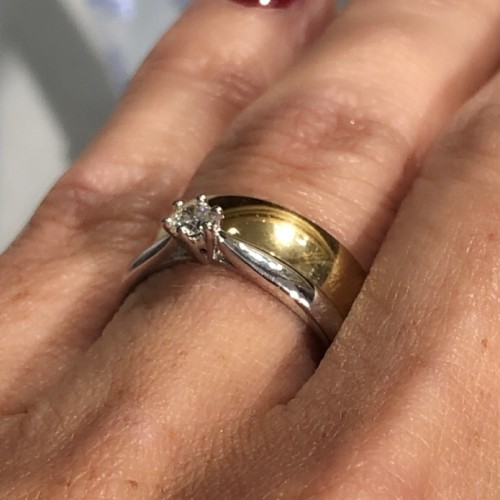 Zásnubný prsteň z bieleho zlata s diamantom 0.16 ct