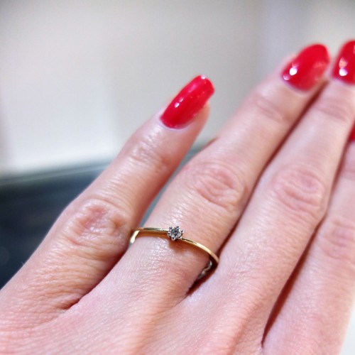 Elegantný prsteň s diamantom 0.05 ct