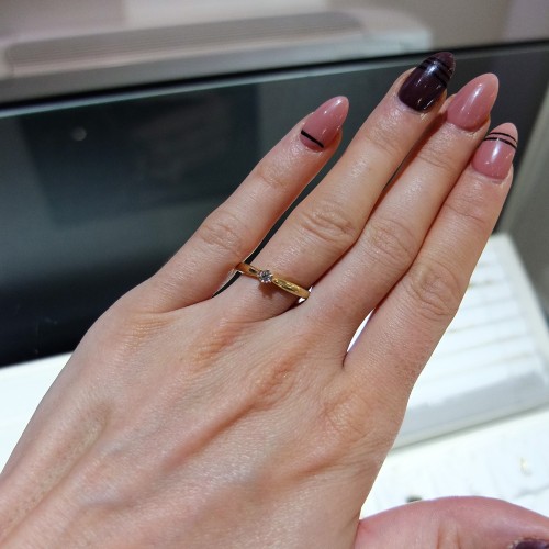 Zásnubný prsteň z ružového zlata s diamantom 0.10 ct